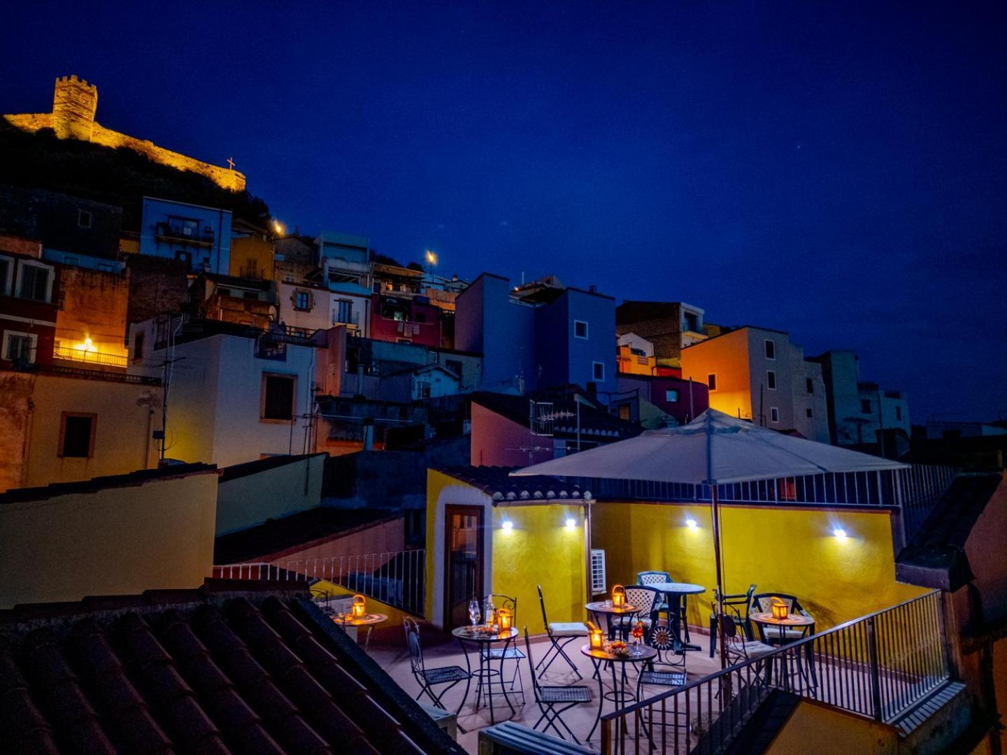 S'Apposentu - Un'Angolo Di Paradiso Con La Vista Sul Castello Боса Экстерьер фото