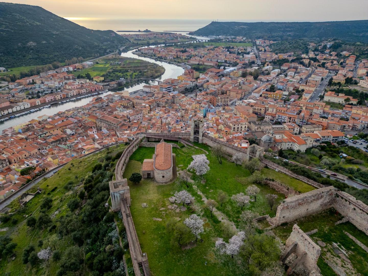 S'Apposentu - Un'Angolo Di Paradiso Con La Vista Sul Castello Боса Экстерьер фото